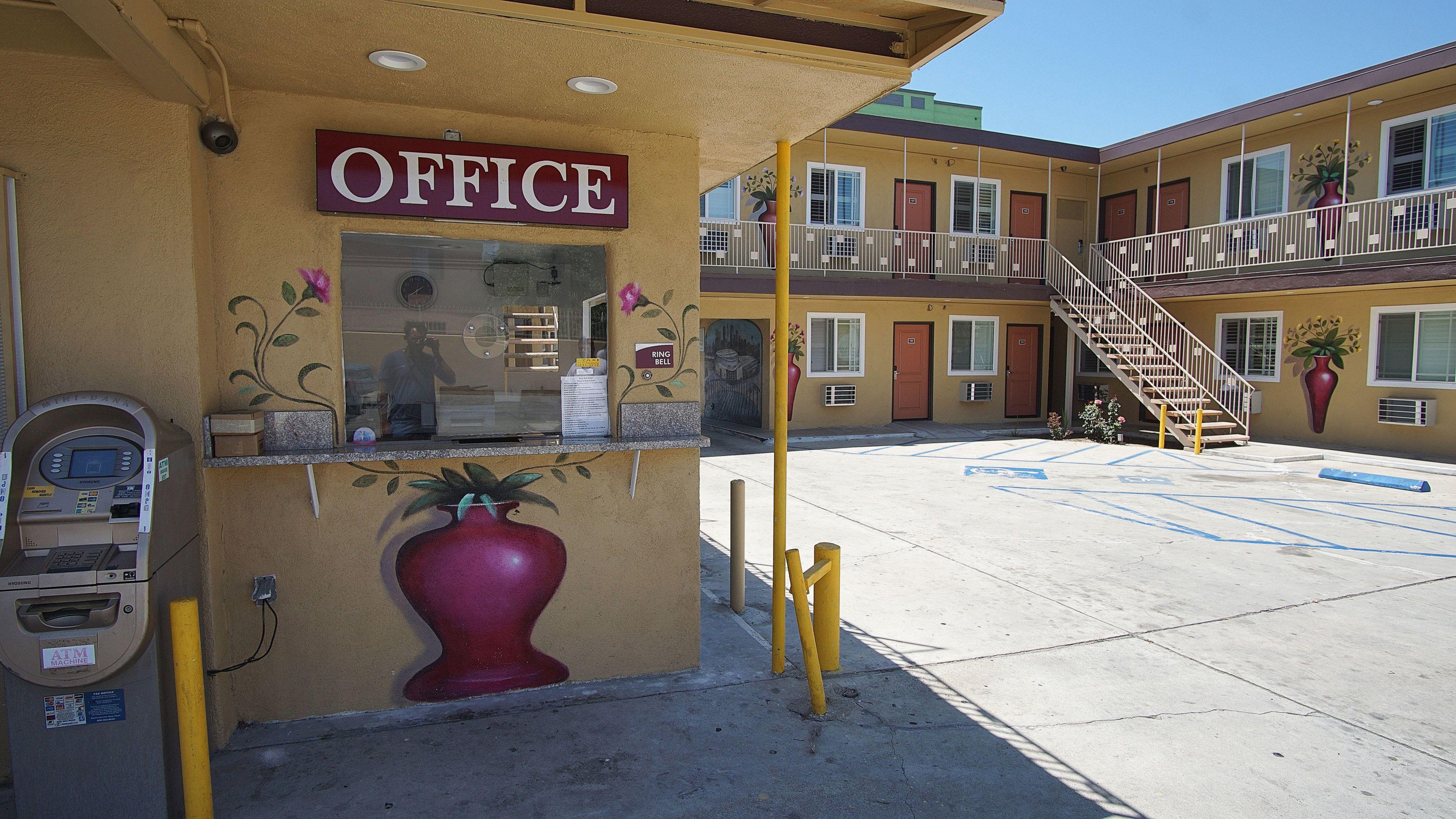 Rosa Bell Motel - Los Angeles — Photos 3